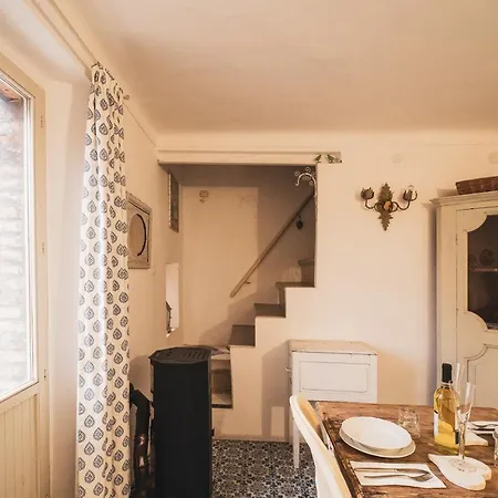 House Nyaraló Sassocorvaro